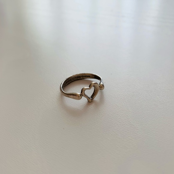 Tiffany and Co. Elsa Peretti Open Heart Ring - Picture 6 of 6